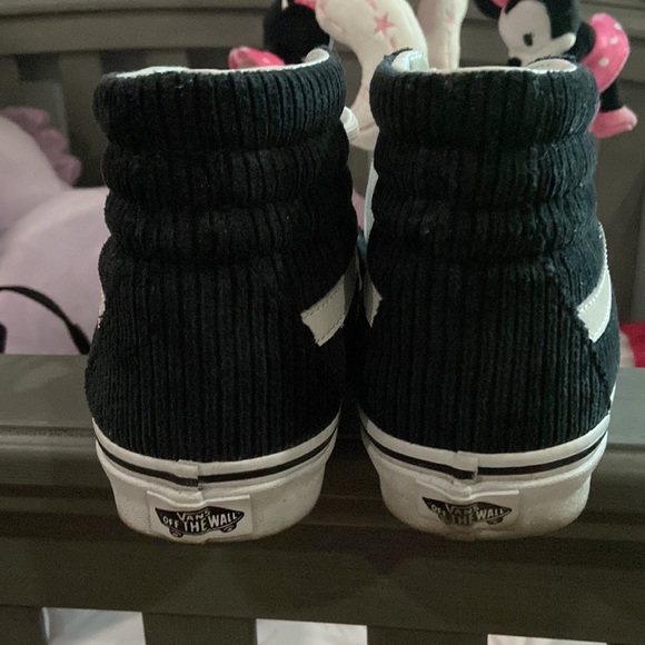 Vans - Picture 3 of 3